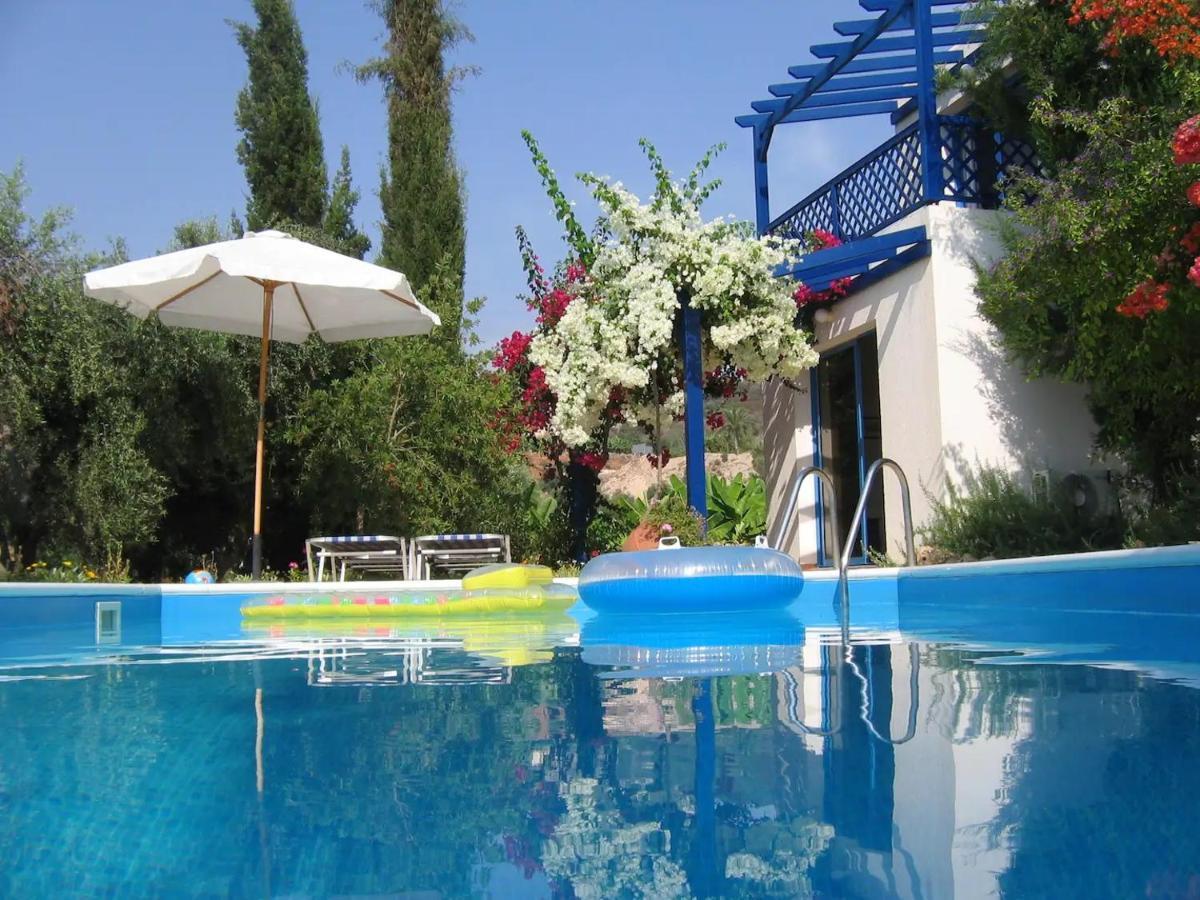 Banana Sunset Villas Paphos ภายนอก รูปภาพ