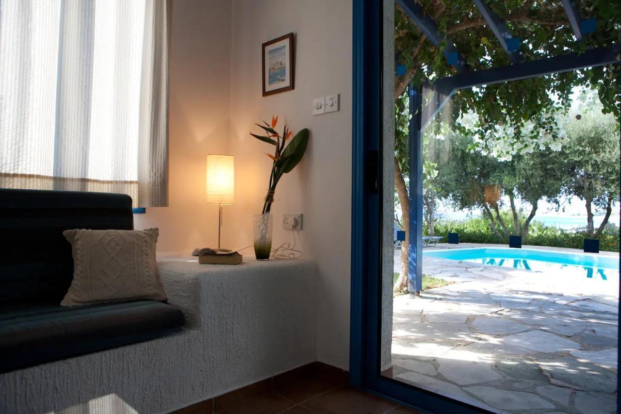 Banana Sunset Villas Paphos ภายนอก รูปภาพ