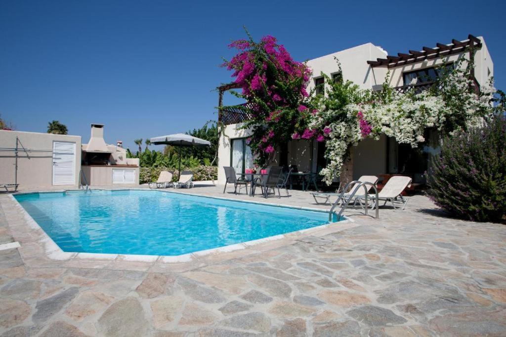 Banana Sunset Villas Paphos ภายนอก รูปภาพ