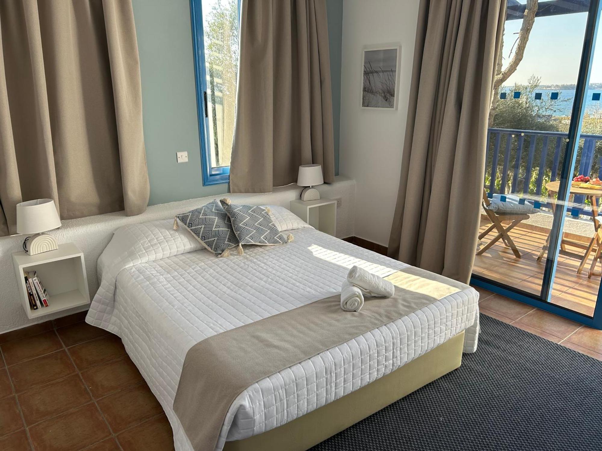 Banana Sunset Villas Paphos ภายนอก รูปภาพ